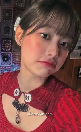 Chuu 2025 Season's Greetings: Happy CHUU's Day! Celebrate Me! Photocard - Chuu K-pop photocard