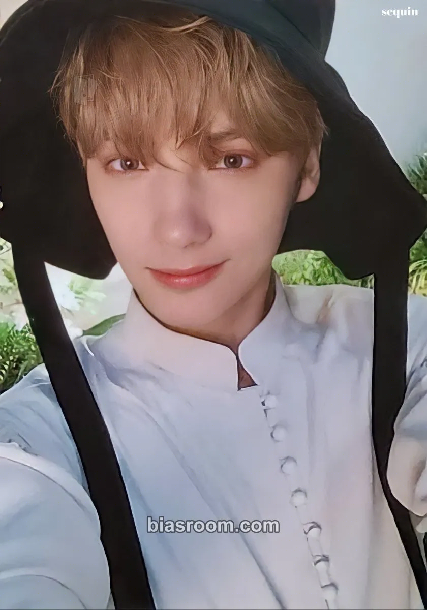 Huening Kai Act: Boy Photocard - TOMORROW X TOGETHER - TOMORROW X TOGETHER K-pop photocard