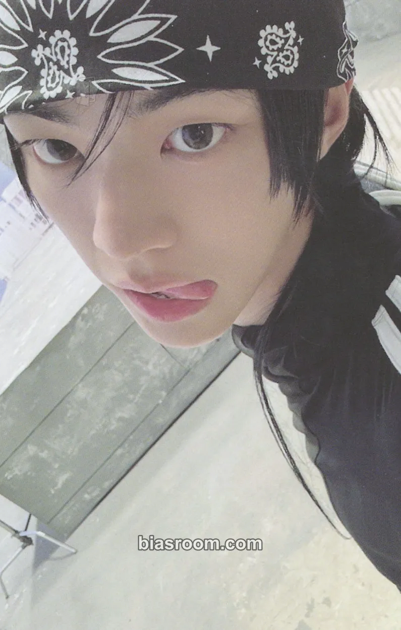 Dohoon play hard Photocard - TWS - TWS K-pop photocard