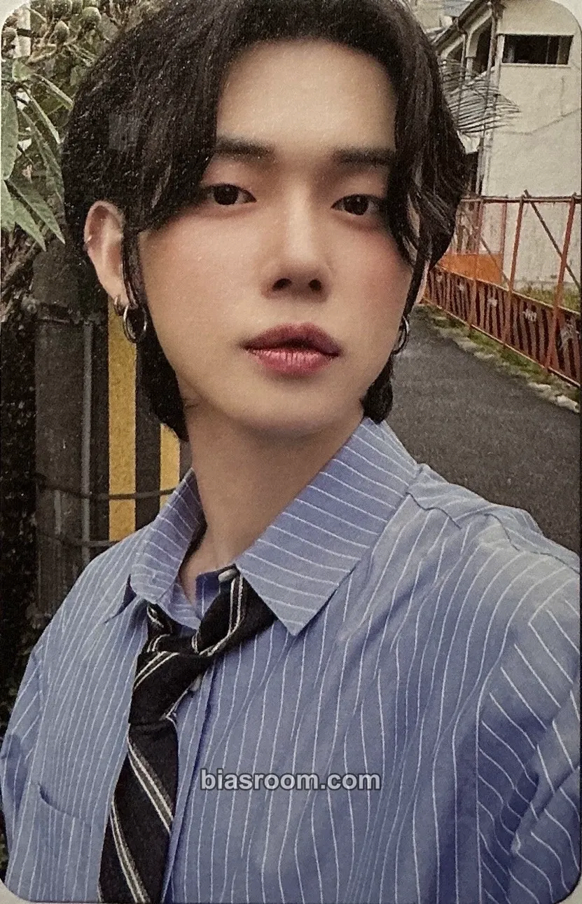 Yeonjun Season of TXT YOUTH Photocard - TOMORROW X TOGETHER - TOMORROW X TOGETHER K-pop photocard