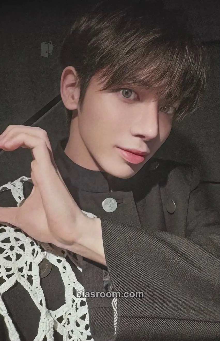 Taehyun Minisode 3: Tomorrow Photocard - TOMORROW X TOGETHER - TOMORROW X TOGETHER K-pop photocard