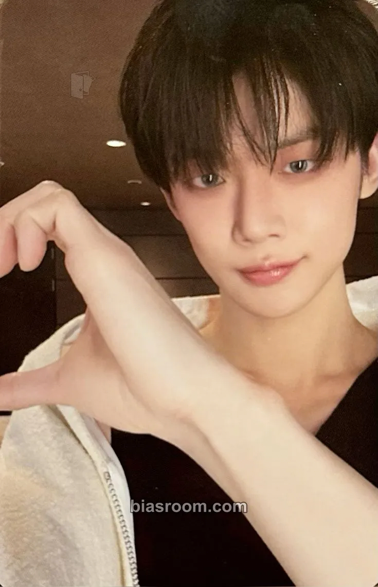Yeonjun Minisode 3: Tomorrow Photocard - TOMORROW X TOGETHER - TOMORROW X TOGETHER K-pop photocard