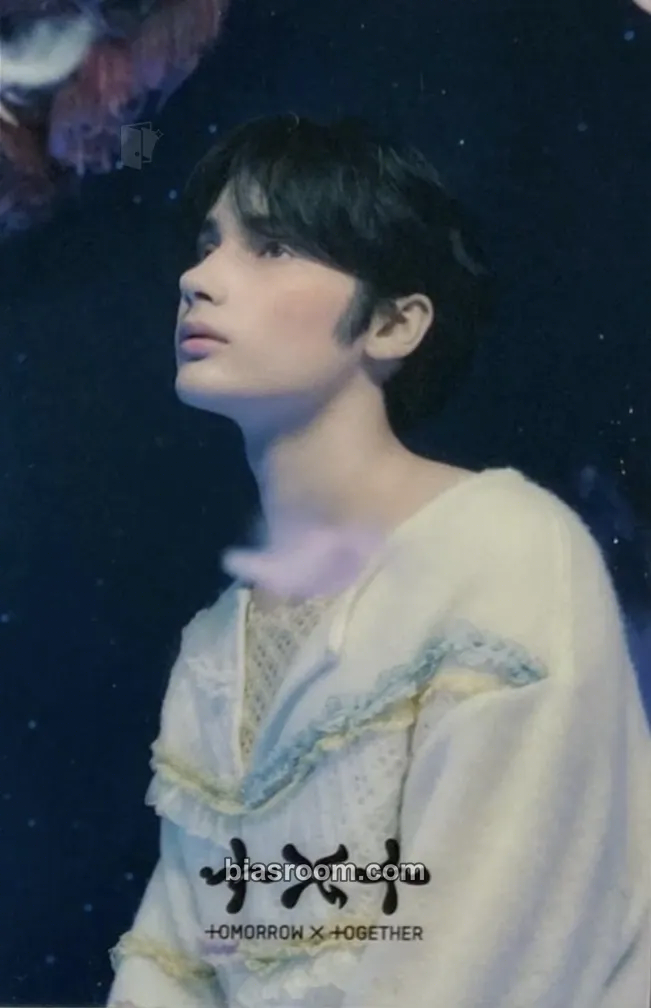 Huening Kai The Name Chapter: Temptation Photocard - TOMORROW X TOGETHER - TOMORROW X TOGETHER K-pop photocard