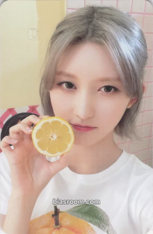 Gaeul 2023 Season’s Greetings: READY, GET SET, IVE! Photocard - IVE - IVE K-pop photocard