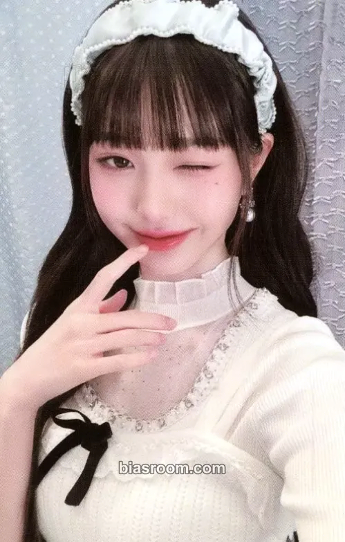 Wonyoung 2024 Season's Greetings: A Fairy's Wish Photocard - IVE - IVE K-pop photocard