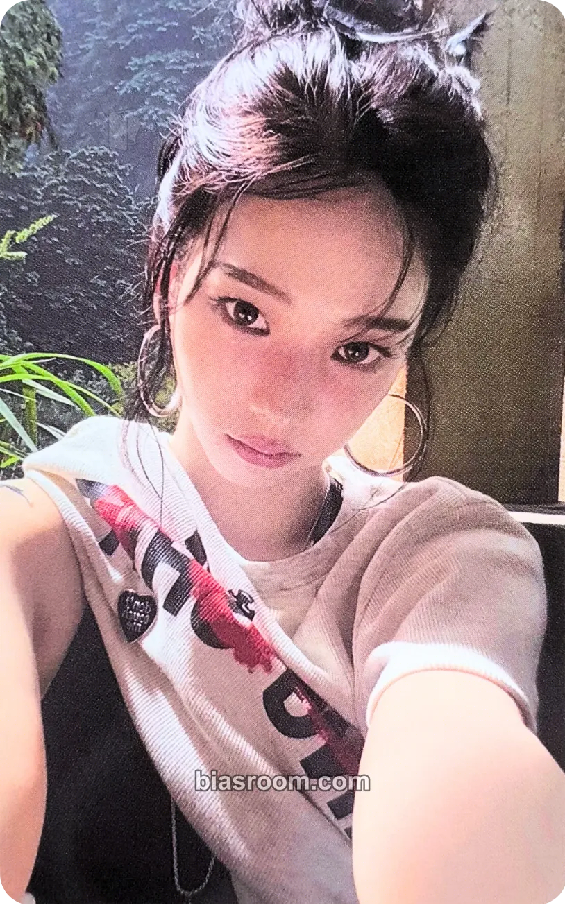 Karina Rich Man Photocard - aespa - aespa K-pop photocard