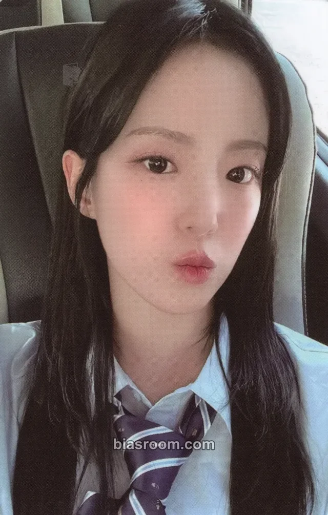 BEWAVE - Yunseul - Be Your Wave Album album photocard