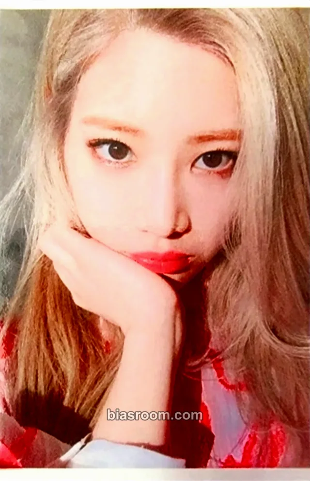 LOONA - Kim Lip - Mix&Match Album broadcast