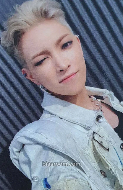 Hongjoong ZERO : FEVER Part.2 Photocard - ATEEZ - ATEEZ K-pop photocard