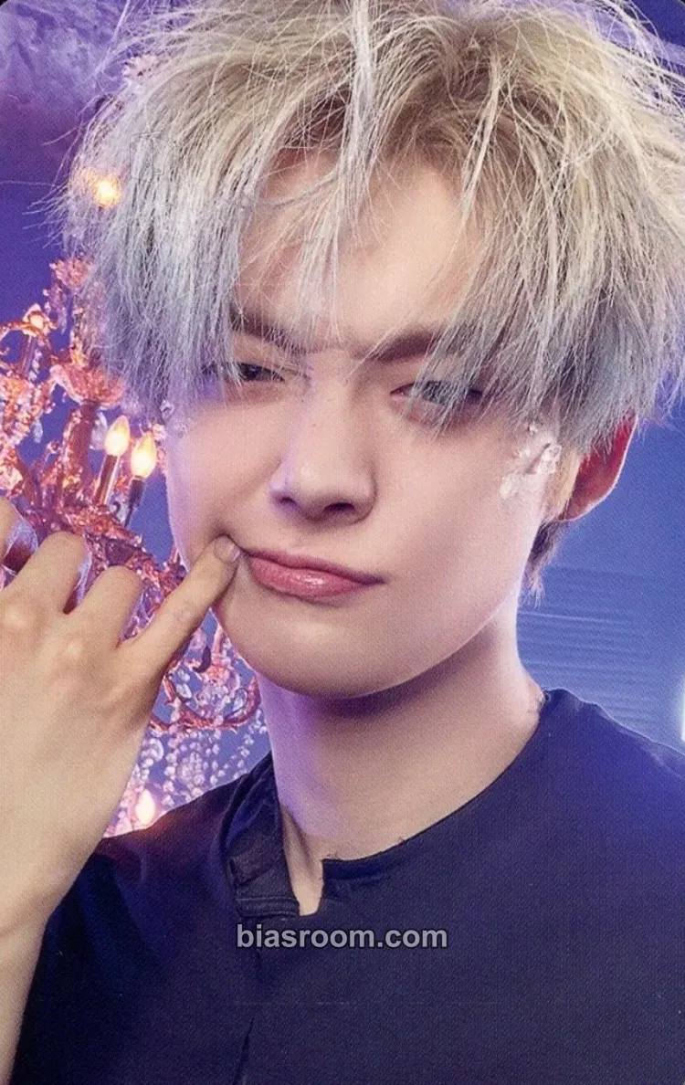 Yeonjun Starkissed Photocard - TOMORROW X TOGETHER - TOMORROW X TOGETHER K-pop photocard