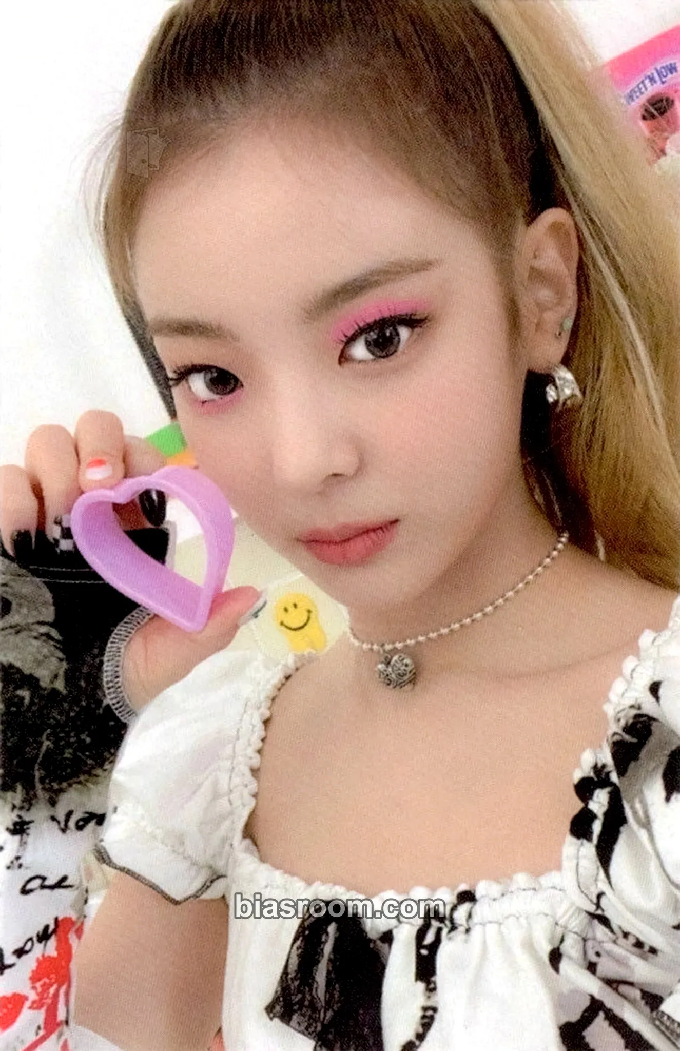 Lia Crazy in Love Photocard - ITZY - ITZY K-pop photocard