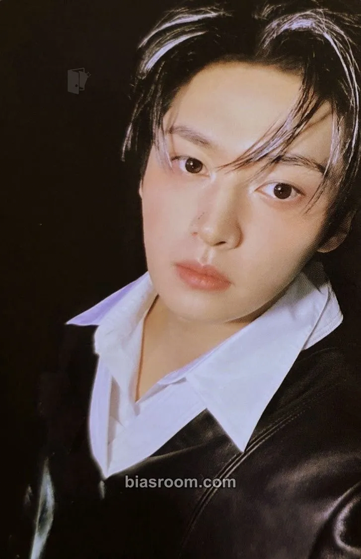 Lee Know KARMA Photocard - Stray Kids - Stray Kids K-pop photocard