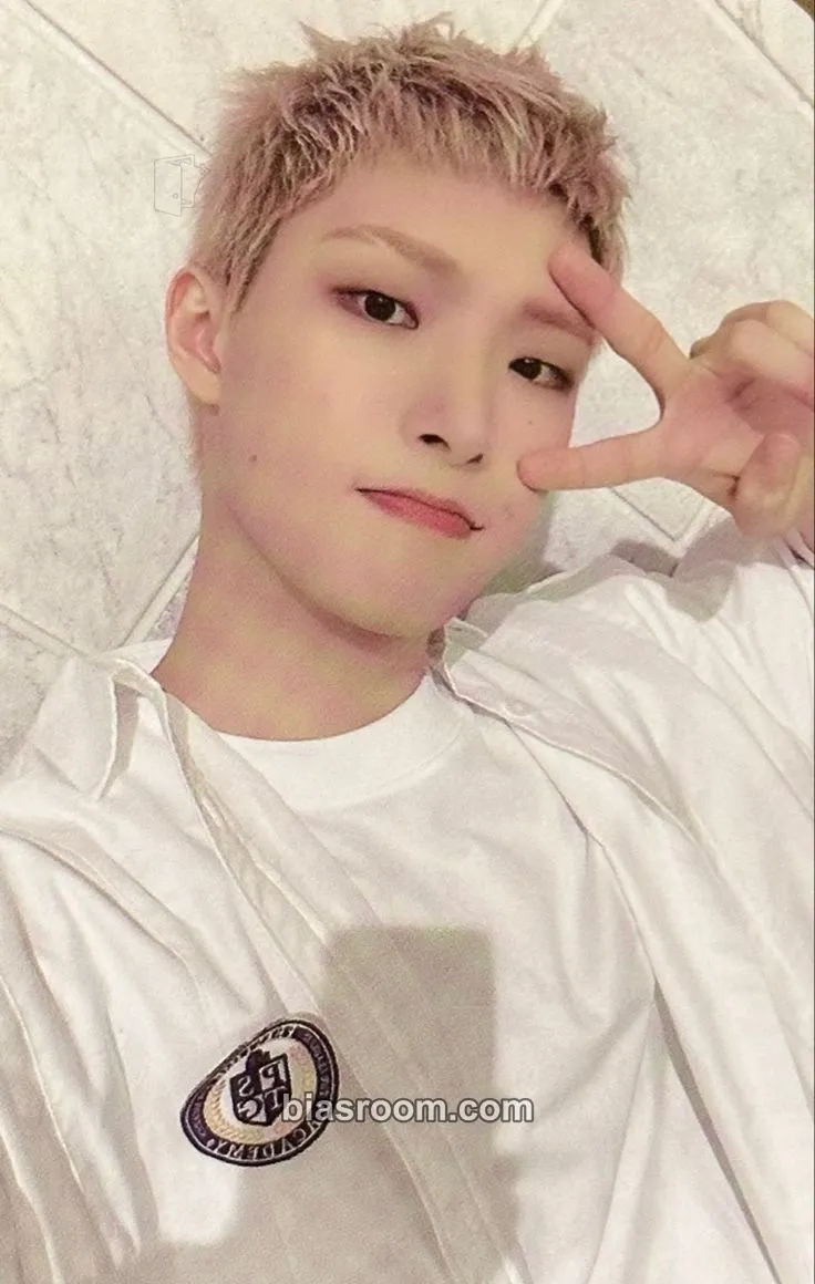 Mingi THE WORLD EP.2 : OUTLAW Photocard - ATEEZ - ATEEZ K-pop photocard