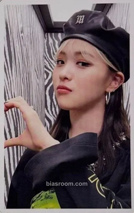 Ryujin IT’z ITZY Photocard - ITZY - ITZY K-pop photocard