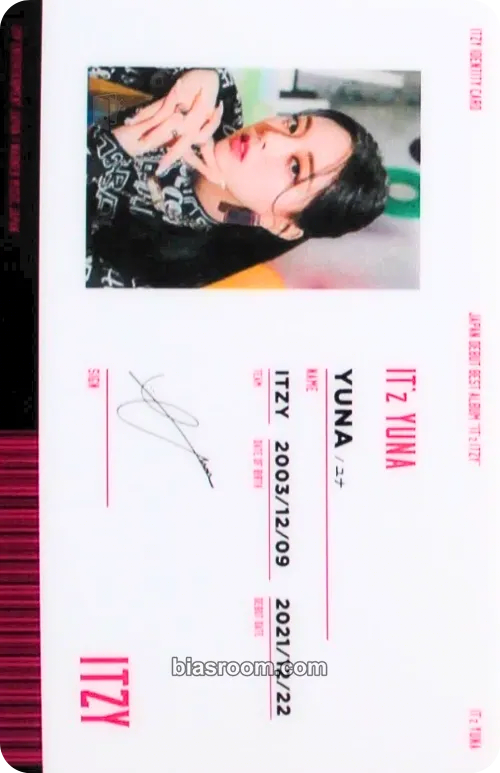 Yuna IT’z ITZY Photocard - ITZY - ITZY K-pop photocard