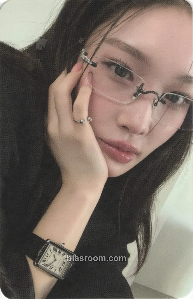 Chung Ha Alivio Photocard - Chung Ha K-pop photocard