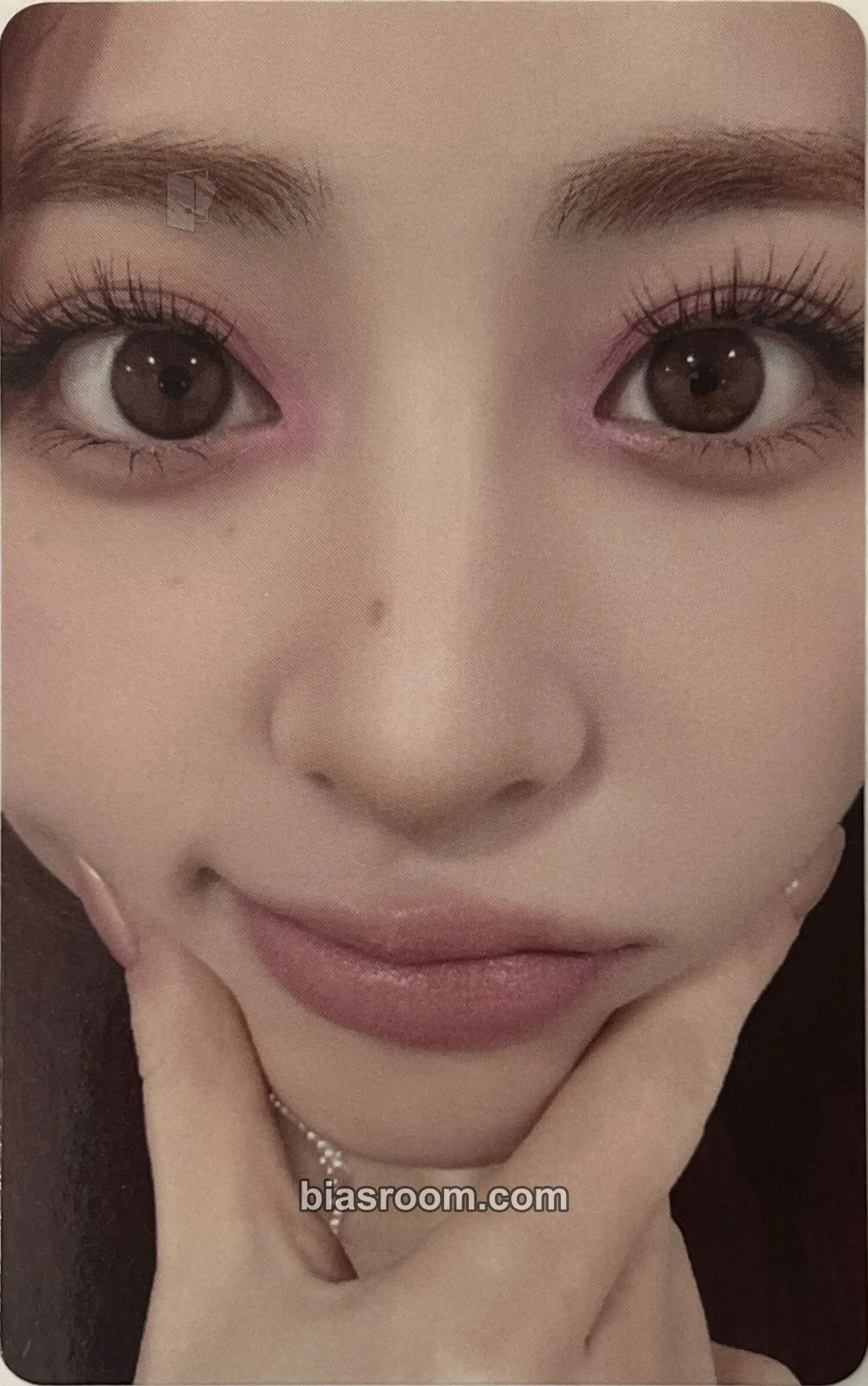 Huh Yunjin EASY Photocard - LE SSERAFIM - LE SSERAFIM K-pop photocard