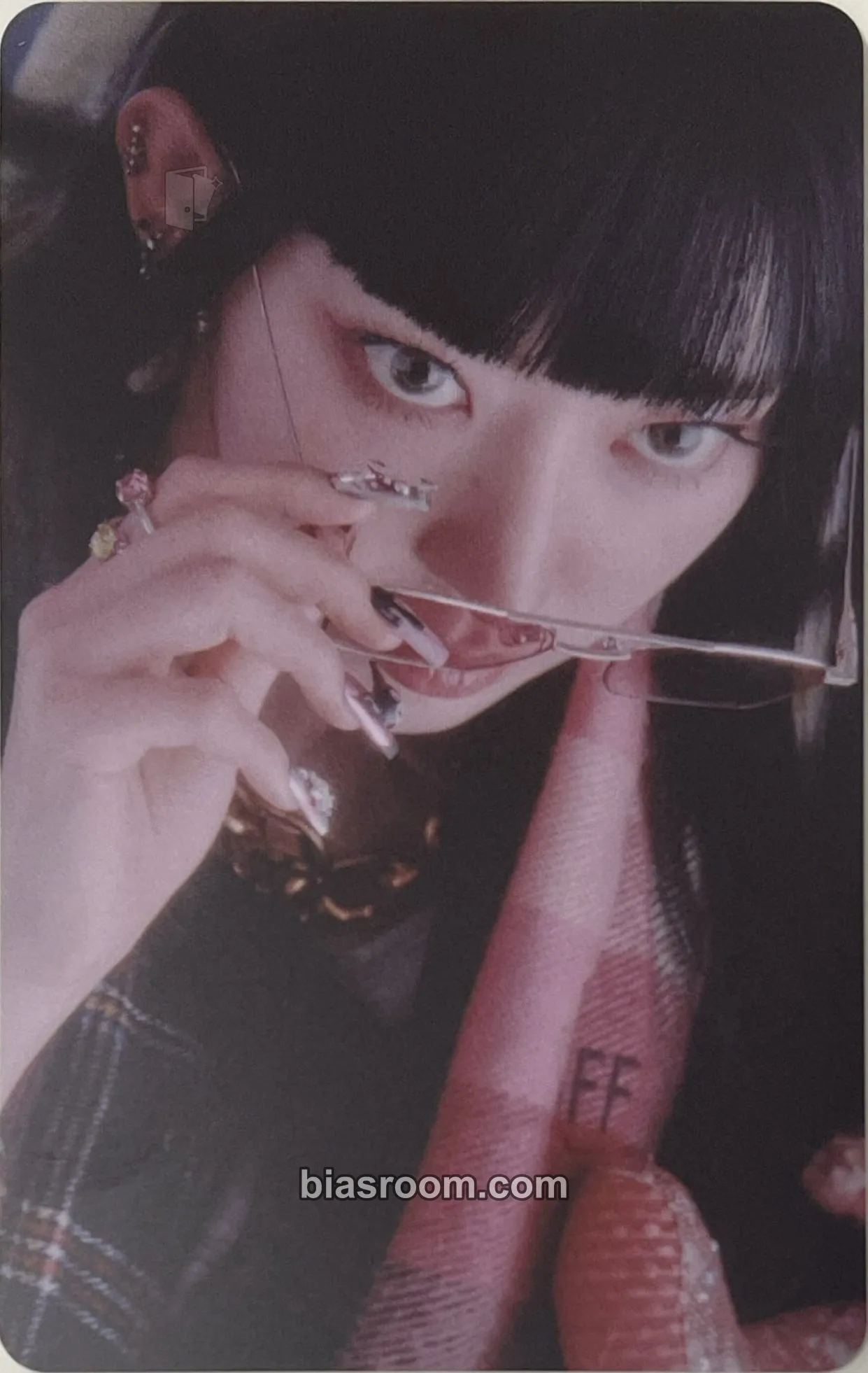 Sakura EASY Photocard - LE SSERAFIM - LE SSERAFIM K-pop photocard