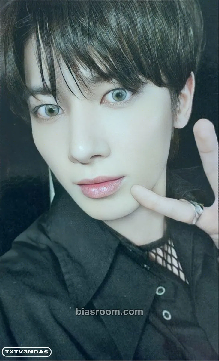 Taehyun 2024 Weverse Con Festival Photocard - TOMORROW X TOGETHER - TOMORROW X TOGETHER K-pop photocard