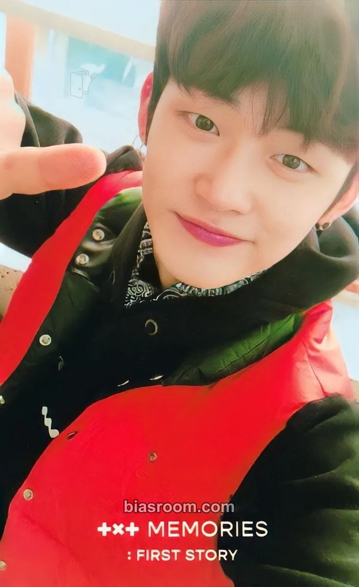 Yeonjun Memories - First Story Photocard - TOMORROW X TOGETHER - TOMORROW X TOGETHER K-pop photocard