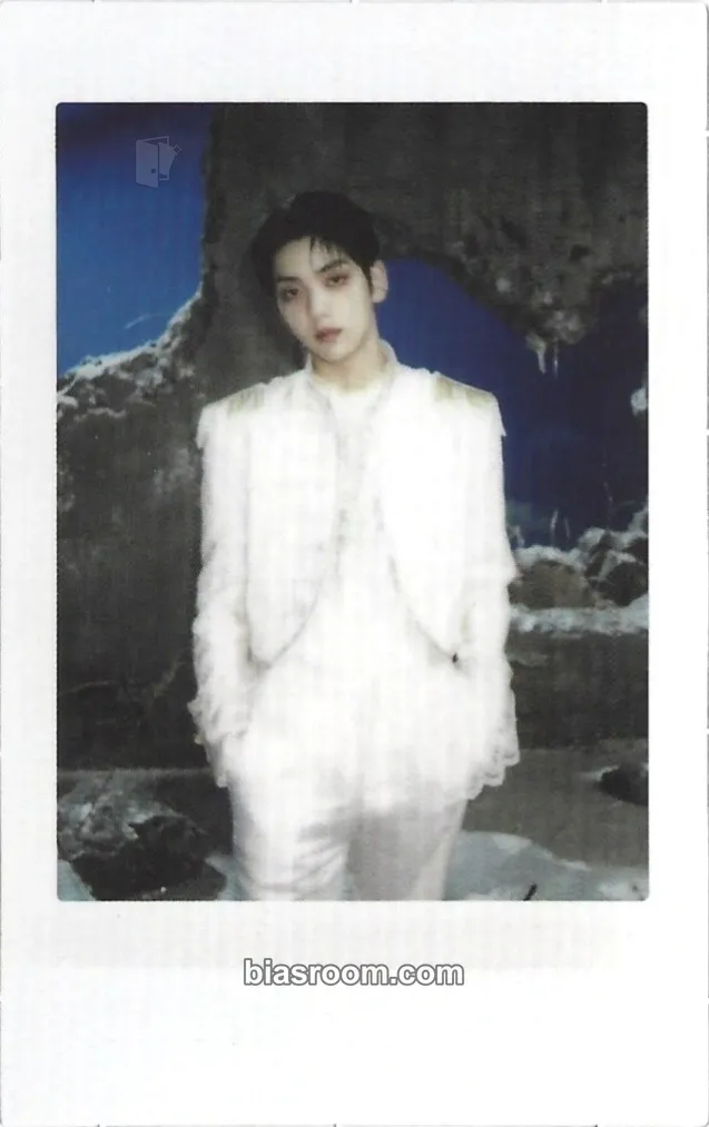 Soobin Memories - Second Story (DVD & Digital Code) Photocard - TOMORROW X TOGETHER - TOMORROW X TOGETHER K-pop photocard