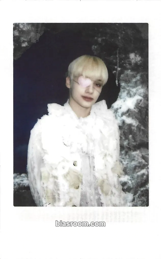 Huening Kai Memories - Second Story (DVD & Digital Code) Photocard - TOMORROW X TOGETHER - TOMORROW X TOGETHER K-pop photocard