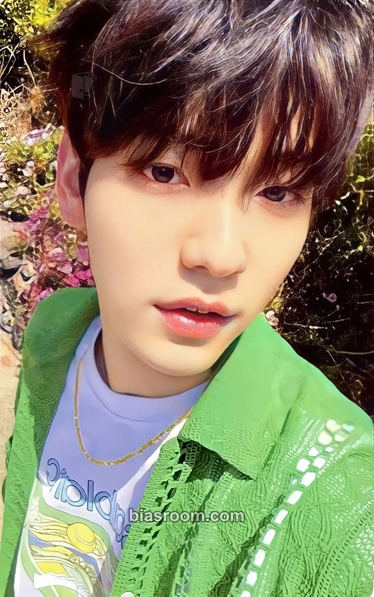Soobin Midsummer Photocard - TOMORROW X TOGETHER - TOMORROW X TOGETHER K-pop photocard