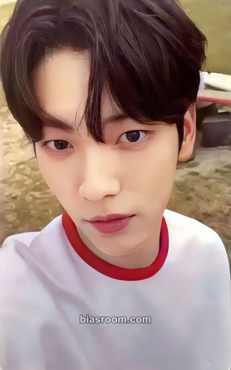 Soobin Midsummer Photocard - TOMORROW X TOGETHER - TOMORROW X TOGETHER K-pop photocard