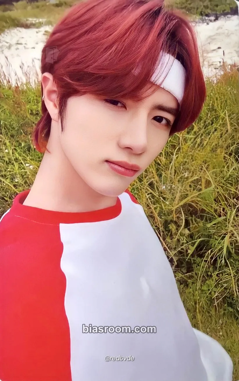 Beomgyu Midsummer Photocard - TOMORROW X TOGETHER - TOMORROW X TOGETHER K-pop photocard