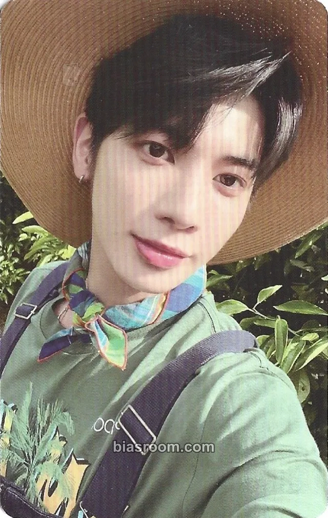 Taehyun Midsummer Photocard - TOMORROW X TOGETHER - TOMORROW X TOGETHER K-pop photocard