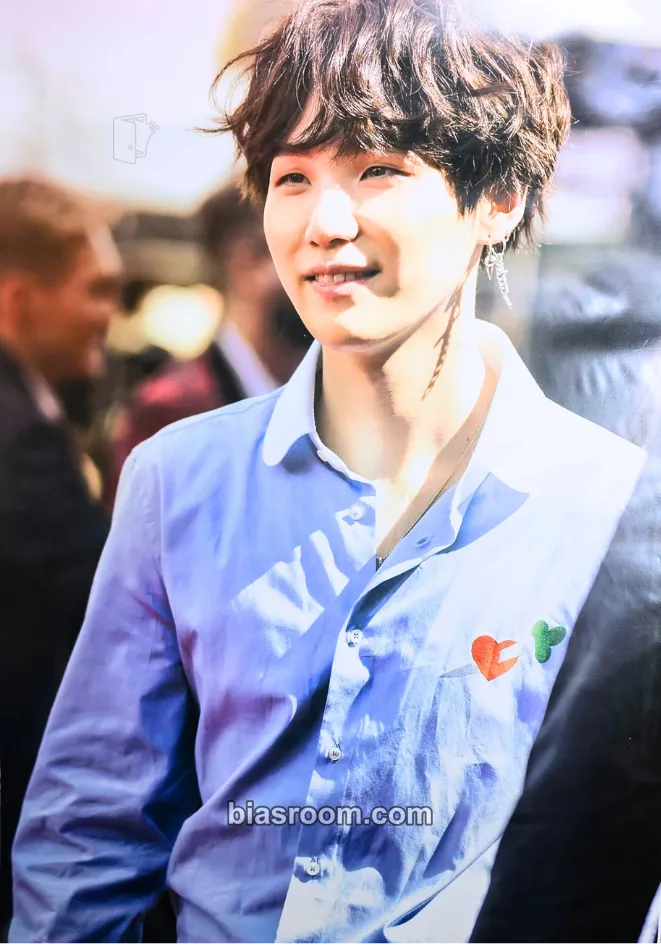SUGA K-Pop 4 Seasons BTS Magazine Photocard - BTS - BTS K-pop photocard