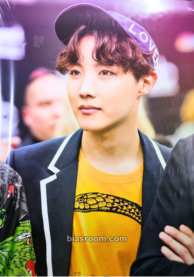 j-hope K-Pop 4 Seasons BTS Magazine Photocard - BTS - BTS K-pop photocard