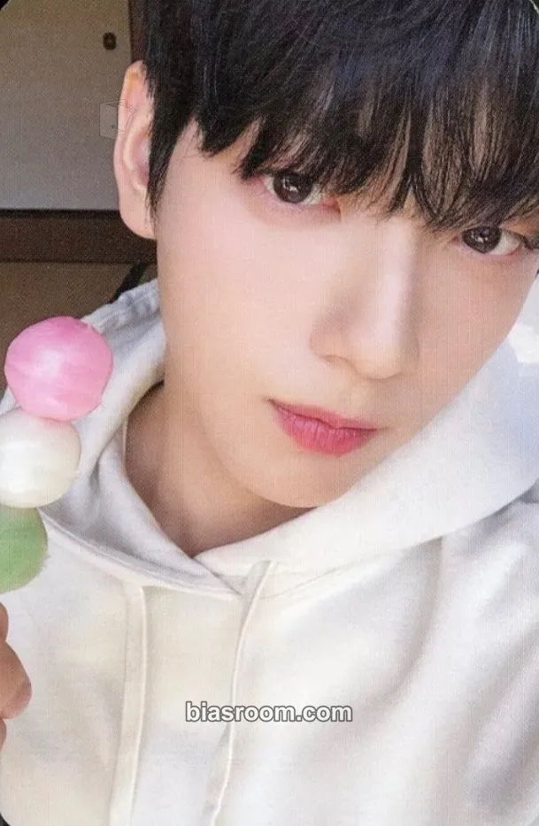 Soobin Season of TXT YOUTH Photocard - TOMORROW X TOGETHER - TOMORROW X TOGETHER K-pop photocard
