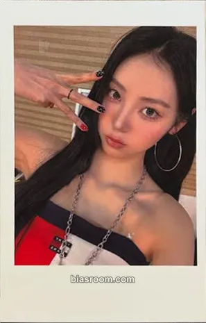 JinSoul ODD EYE CIRCLE Solo Broadcast Photocard - ARTMS - ARTMS K-pop photocard