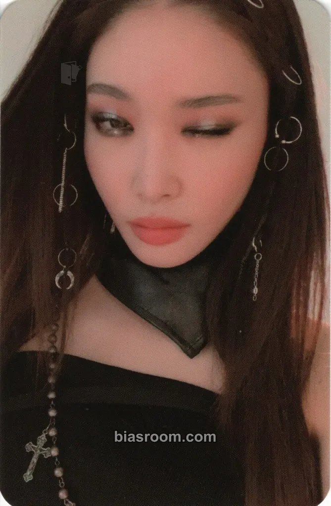 Chung Ha Querencia Photocard - Chung Ha K-pop photocard
