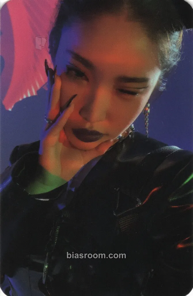 Chung Ha Querencia Photocard - Chung Ha K-pop photocard