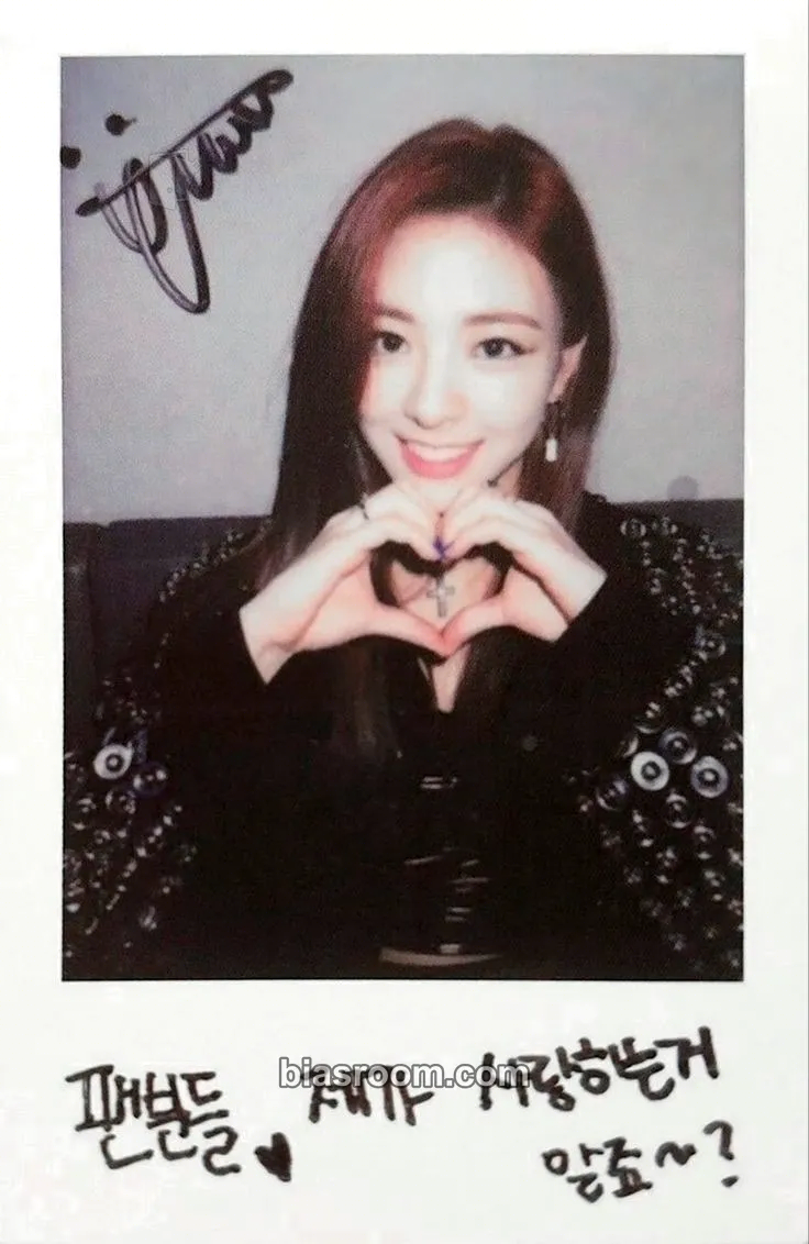 Yuna IT’z ICY Photocard - ITZY - ITZY K-pop photocard