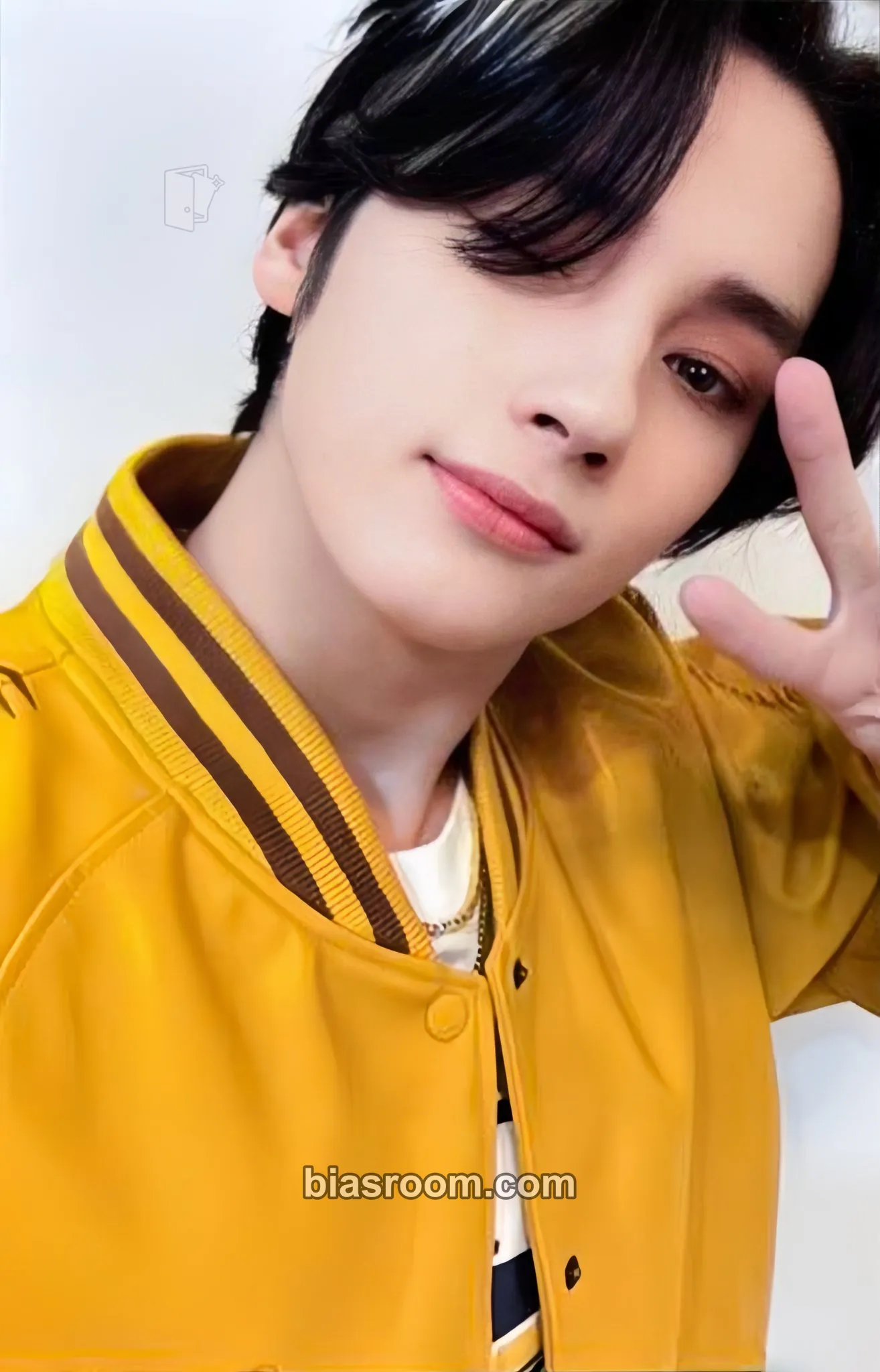 Huening Kai Memories: Fourth Story Photocard - TOMORROW X TOGETHER - TOMORROW X TOGETHER K-pop photocard