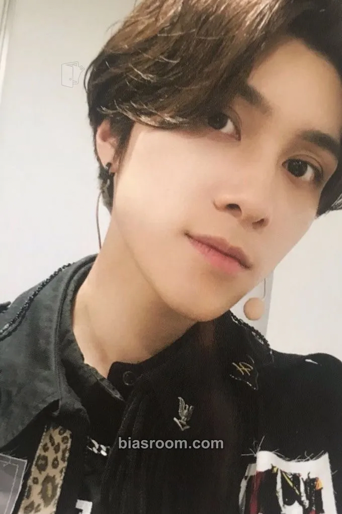 Hendery Awaken The World Photocard - WayV - WayV K-pop photocard