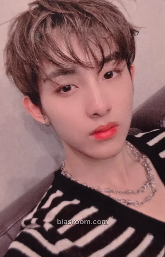 WayV - Winwin - Kick Back Album stranger version kihno version