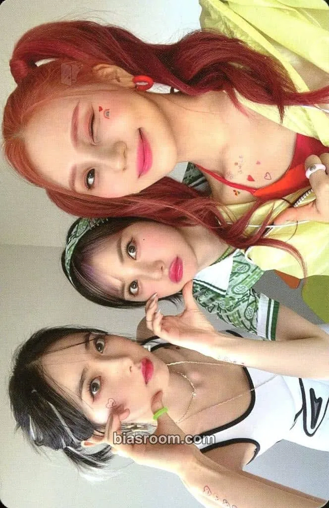 Summer Vibe Photocard - VIVIZ - VIVIZ K-pop photocard