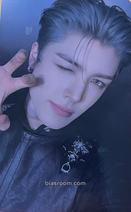 Maki Go in Blind - EP Photocard - &TEAM - &TEAM K-pop photocard