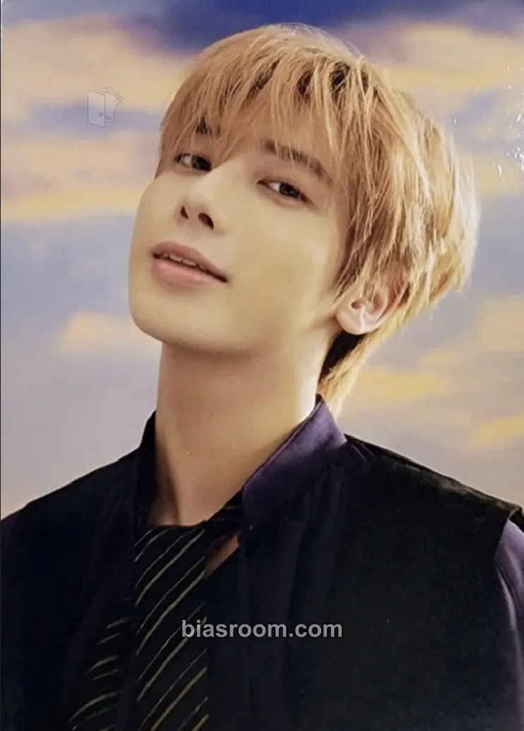Taehyun Act: Sweet Mirage Photocard - TOMORROW X TOGETHER - TOMORROW X TOGETHER K-pop photocard