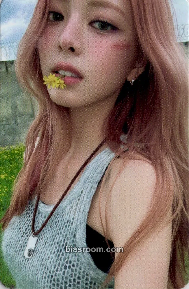Yuna Girls Will Be Girls Photocard - ITZY - ITZY K-pop photocard