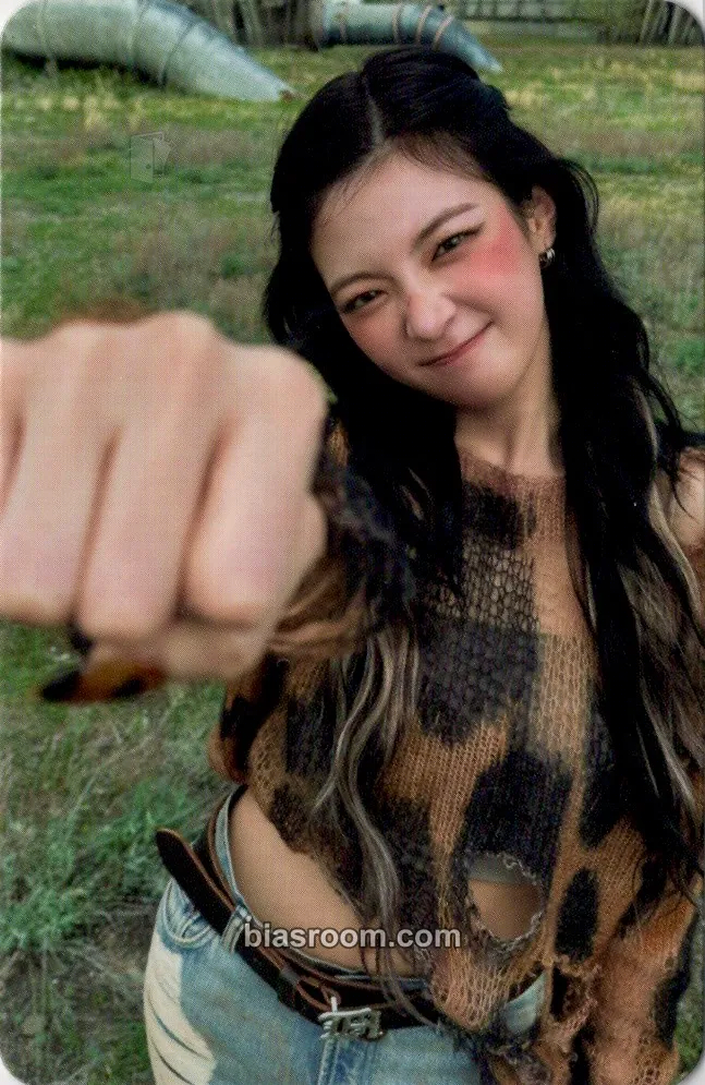 Lia Girls Will Be Girls Photocard - ITZY - ITZY K-pop photocard
