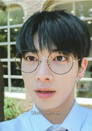 Taehyun HYBE Insight Museum Photocard - TOMORROW X TOGETHER - TOMORROW X TOGETHER K-pop photocard