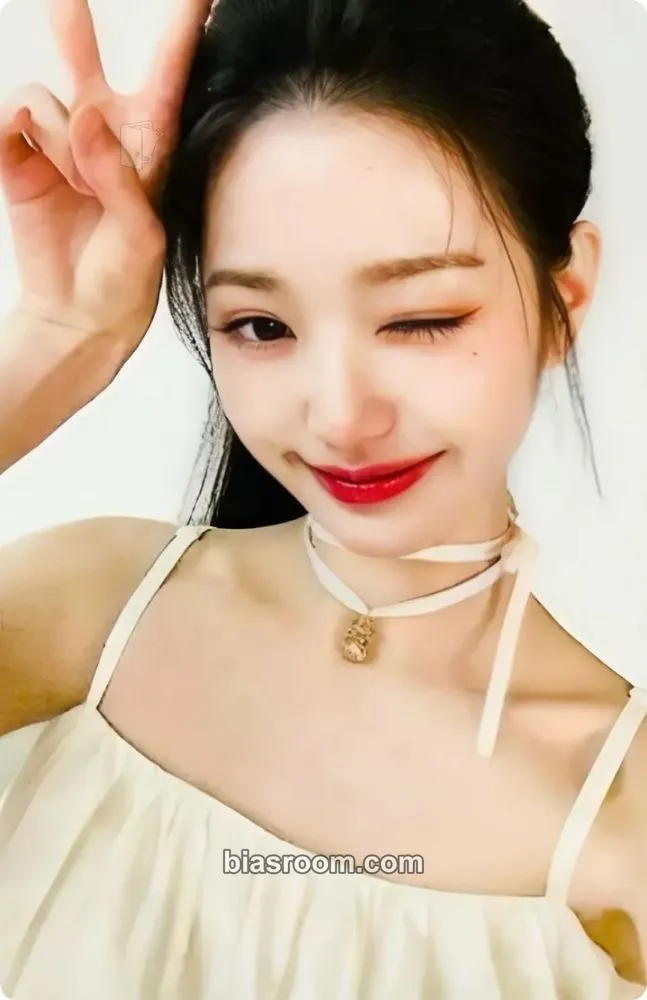 Wonyoung Wonyoung x AMUSE Photocard - IVE - IVE K-pop photocard