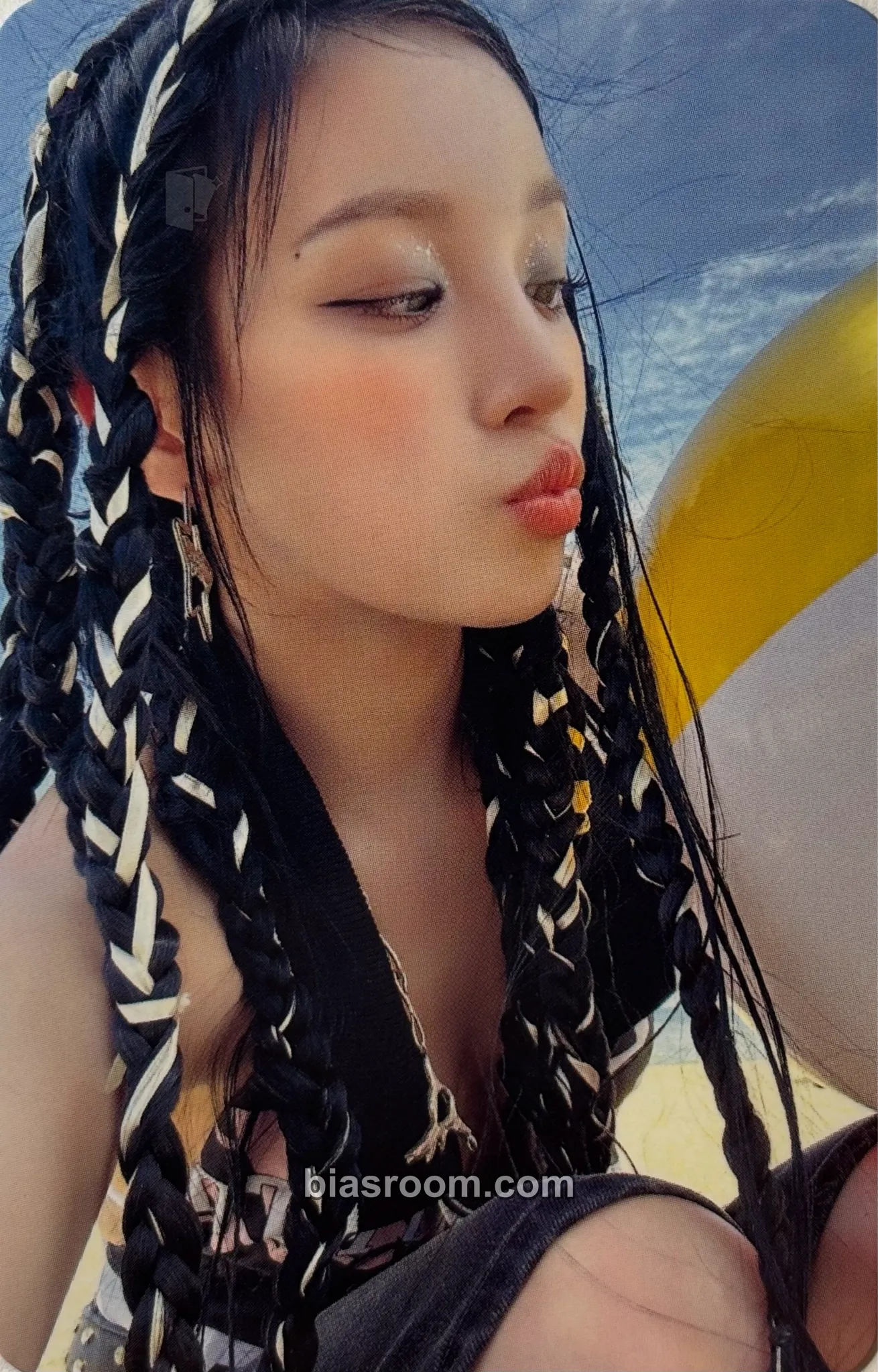 Yuqi I Sway Photocard - i-dle - i-dle K-pop photocard