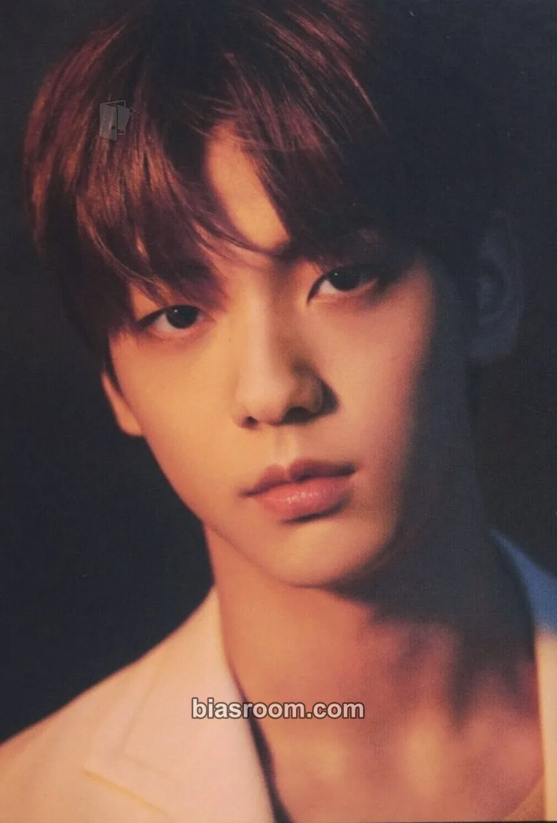 Soobin HYBE Insight Museum Photocard - TOMORROW X TOGETHER - TOMORROW X TOGETHER K-pop photocard