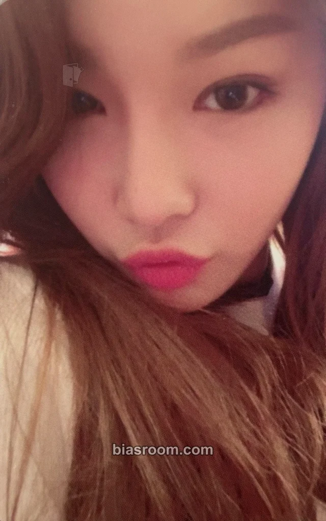CHUNG HA - CHUNG HA - Hands on Me Album album photocard